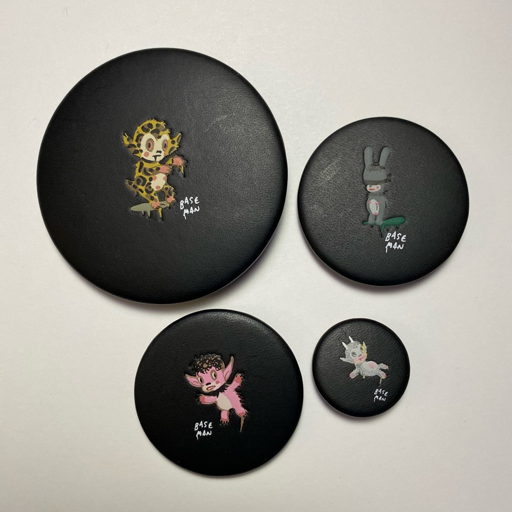 Coach X Baseman pin set
